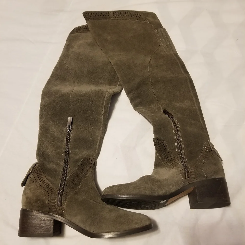 NWOT Vince Camute Karinda Over the Knee Boot Size 5M Color Olive Green/Gray